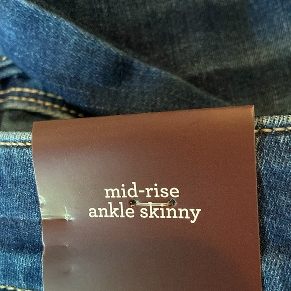 Floral Embroidered Mid-Rise Ankle
Skinny Jeans Knox rose new - Picture 6 of 6